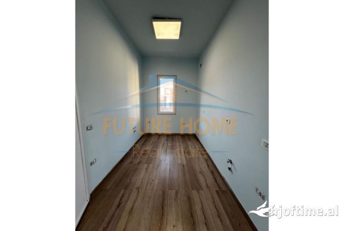 Shtepi ne shitje Apartament ne Tirane, 2+1, Mobilimi Bosh, pa mobiluar, Pagesa 250,000  Euro.