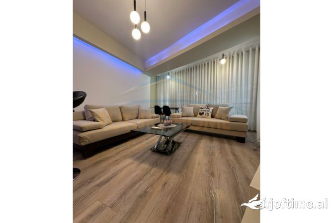 Shtepi me qera 2+1 ne Tirane - 799 Euro