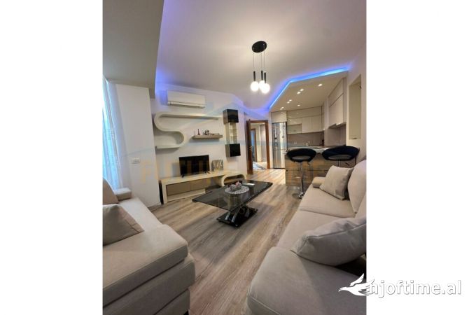 Shtepi me qera 2+1 ne Tirane - 799 Euro