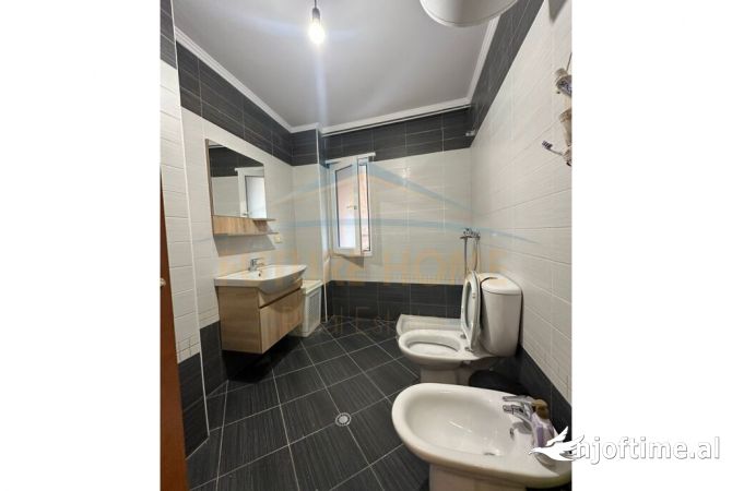 Shtepi me qera Apartament ne Tirane, 2+1, Mobilimi E mobiluar, Pagesa 799  Euro.