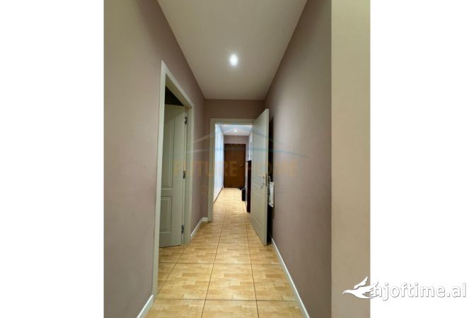 Shtepi ne shitje Apartament ne Tirane, 2+1, Mobilimi E mobiluar, Pagesa 210,000  Euro.