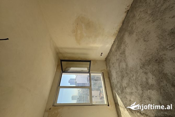 Shtepi ne shitje Apartament ne Tirane, 2+1, Mobilimi Bosh, pa mobiluar, Pagesa 302,000  Euro.