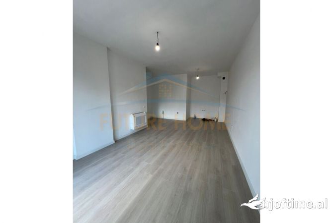 Shtepi me qera Apartament ne Tirane, 2+1, Mobilimi Bosh, pa mobiluar, Pagesa 700  Euro.