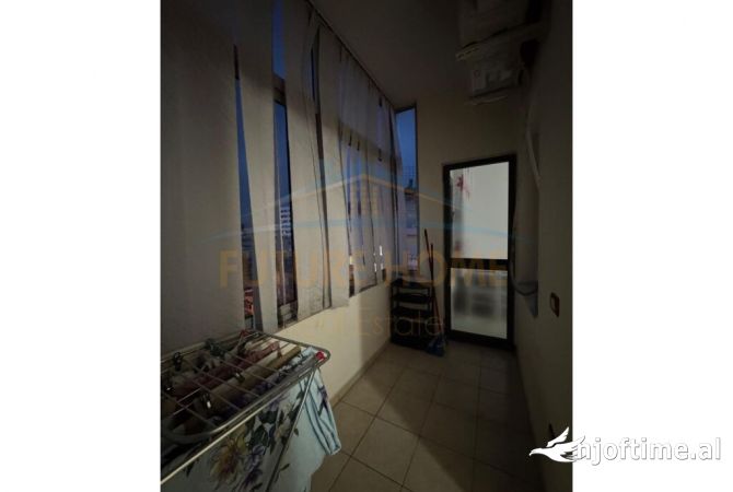 Shtepi me qera Apartament ne Tirane, 1+1, Mobilimi E mobiluar, Pagesa 499  Euro.