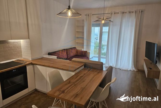 Shtepi me qera 1+1 ne Tirane - 699 Euro
