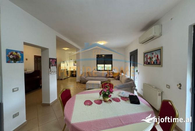 Shtepi me qera 2+1 ne Tirane - 400 Euro