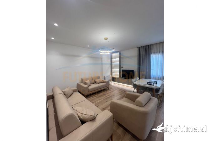 Shtepi me qera 2+1 ne Tirane - 750 Euro