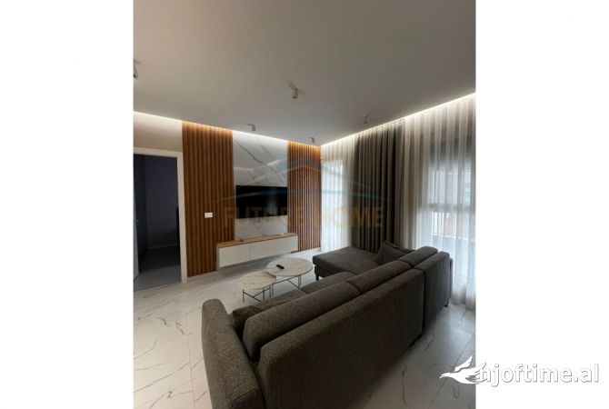 Shtepi me qera 2+1 ne Tirane - 800 Euro