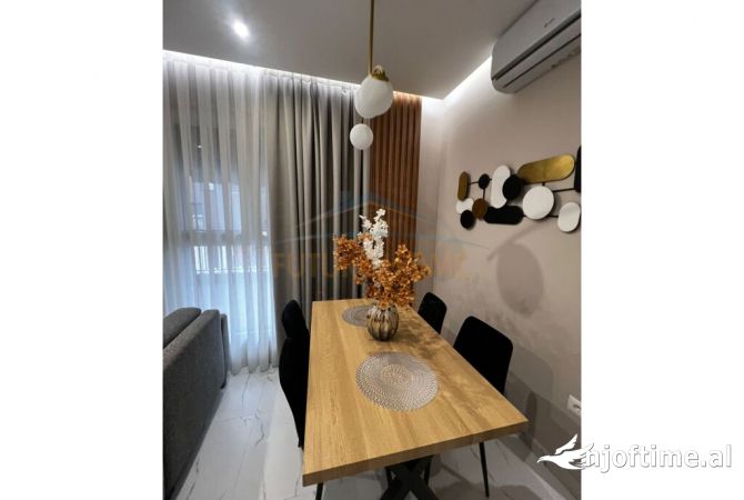 Shtepi me qera 2+1 ne Tirane - 800 Euro