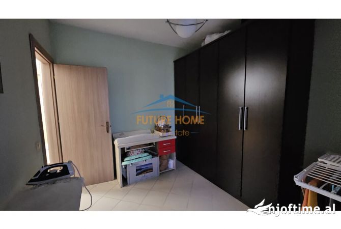 Shtepi ne shitje Apartament ne Tirane, 3+1, Mobilimi E mobiluar, Pagesa 140,000  Euro.