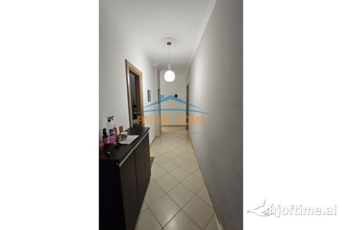 Shtepi ne shitje Apartament ne Tirane, 3+1, Mobilimi E mobiluar, Pagesa 140,000  Euro.