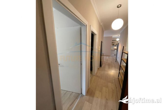 Shtepi ne shitje Apartament ne Tirane, 2+1, Mobilimi E mobiluar, Pagesa 315,000  Euro.