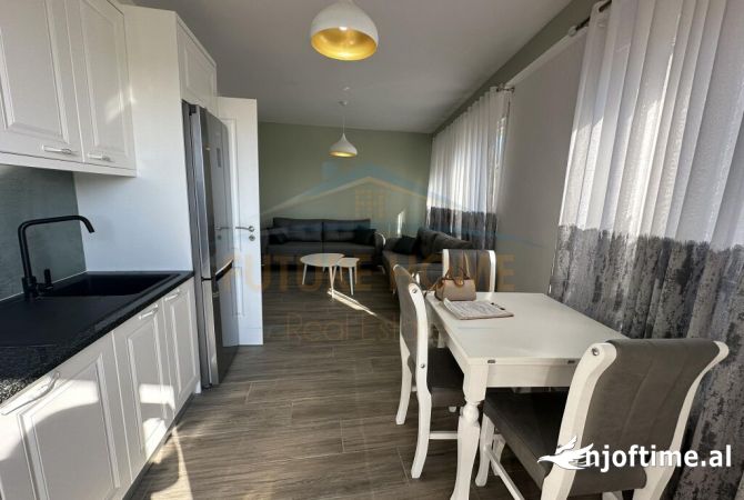 Shtepi me qera Apartament ne Tirane, 2+1, Mobilimi E mobiluar, Pagesa 500  Euro.