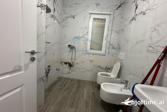 Shtepi me qera Apartament ne Tirane, 2+1, Mobilimi E mobiluar, Pagesa 500  Euro.