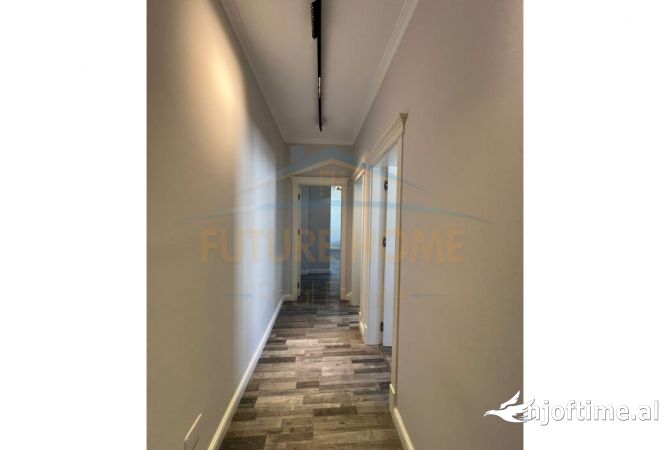 Shtepi ne shitje Apartament ne Tirane, 2+1, Mobilimi E mobiluar, Pagesa 205,000  Euro.