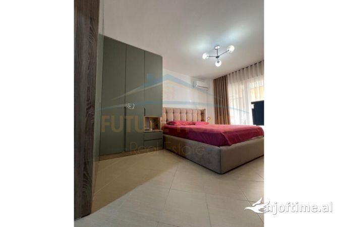 Shtepi ne shitje Apartament ne Tirane, 2+1, Mobilimi E mobiluar, Pagesa 165,000  Euro.