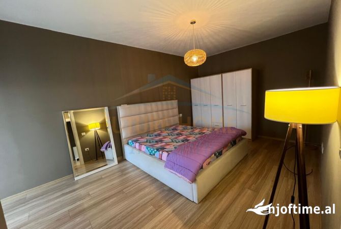 Shtepi me qera Apartament ne Tirane, 2+1, Mobilimi E mobiluar, Pagesa 650  Euro.
