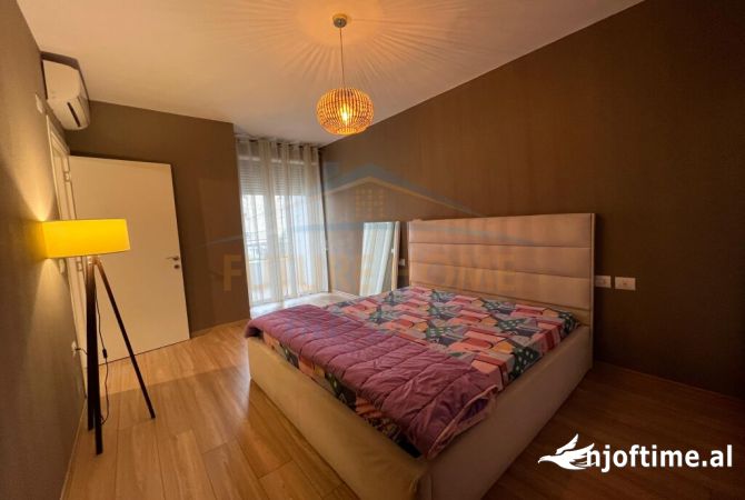 Shtepi me qera Apartament ne Tirane, 2+1, Mobilimi E mobiluar, Pagesa 650  Euro.