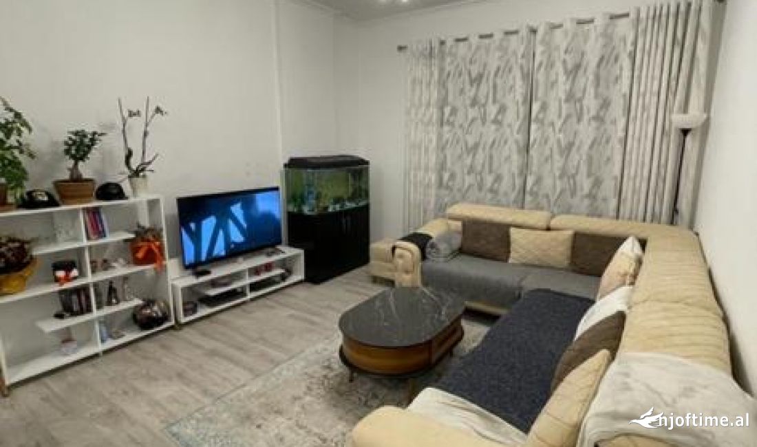 Shtepi me qera Apartament ne Tirane, 1+1, Mobilimi E mobiluar, Pagesa 650  Euro.