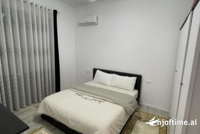Shtepi me qera Apartament ne Tirane, 1+1, Mobilimi E mobiluar, Pagesa 650  Euro.