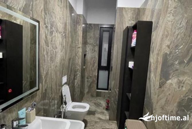 Shtepi me qera Apartament ne Tirane, 1+1, Mobilimi E mobiluar, Pagesa 650  Euro.