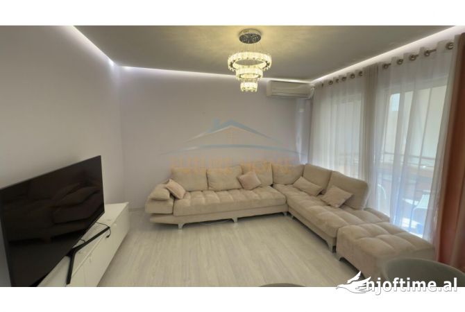 Shtepi me qera 2+1 ne Tirane - 900 Euro
