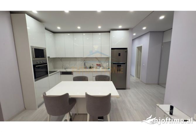 Shtepi me qera Apartament ne Tirane, 2+1, Mobilimi E mobiluar, Pagesa 900  Euro.