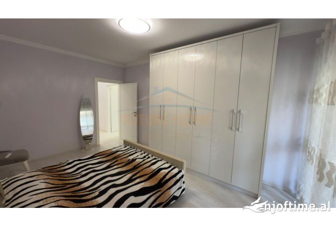 Shtepi me qera Apartament ne Tirane, 2+1, Mobilimi E mobiluar, Pagesa 900  Euro.