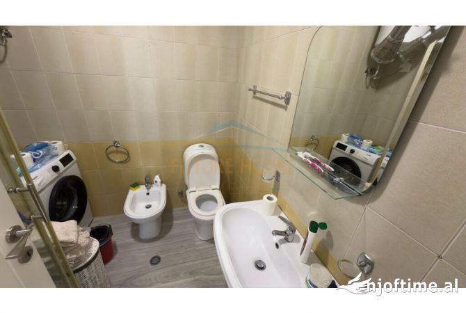 Shtepi me qera Apartament ne Tirane, 2+1, Mobilimi E mobiluar, Pagesa 900  Euro.