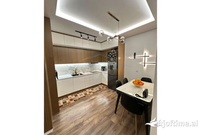 Shtepi ne shitje 2+1 ne Tirane - 250,000 Euro