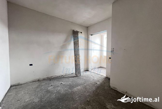 Shtepi ne shitje Apartament ne Tirane, 1+1, Mobilimi E mobiluar, Pagesa 110,500  Euro.