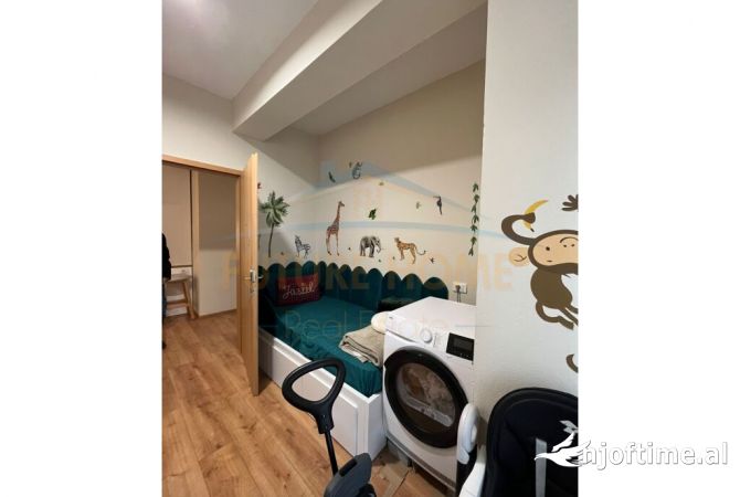 Shtepi ne shitje Apartament ne Tirane, 2+1, Mobilimi E mobiluar, Pagesa 210,000  Euro.