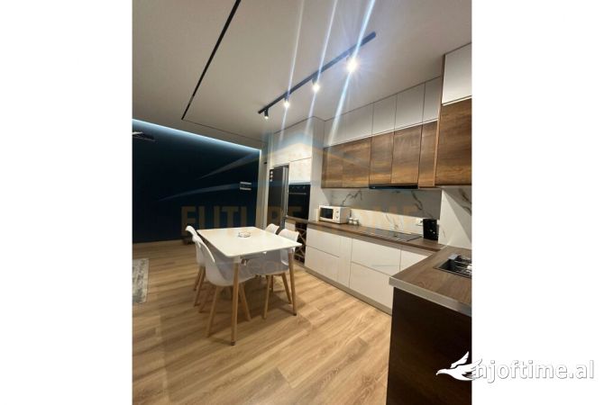 Shtepi me qera Apartament ne Tirane, 2+1, Mobilimi E mobiluar, Pagesa 600  Euro.