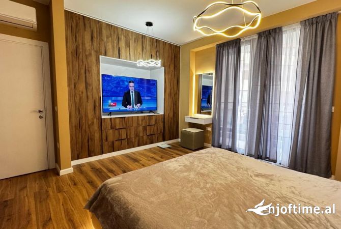 Shtepi ne shitje Apartament ne Tirane, 2+1, Mobilimi E mobiluar, Pagesa 220,000  Euro.