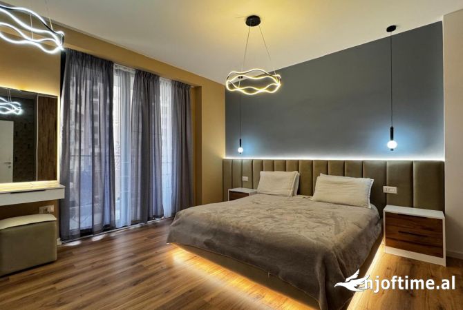Shtepi ne shitje Apartament ne Tirane, 2+1, Mobilimi E mobiluar, Pagesa 220,000  Euro.