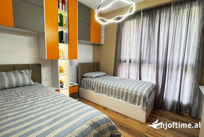Shtepi ne shitje Apartament ne Tirane, 2+1, Mobilimi E mobiluar, Pagesa 220,000  Euro.
