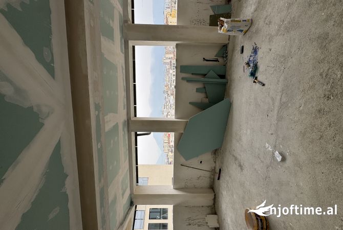 Shtepi ne shitje Apartament ne Tirane, 2+1, Mobilimi Bosh, pa mobiluar, Pagesa 250,000  Euro.