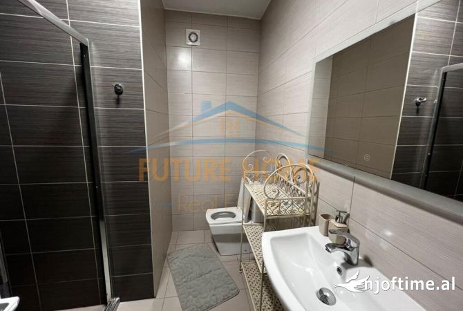 Shtepi me qera Apartament ne Tirane, 2+1, Mobilimi E mobiluar, Pagesa 880  Euro.