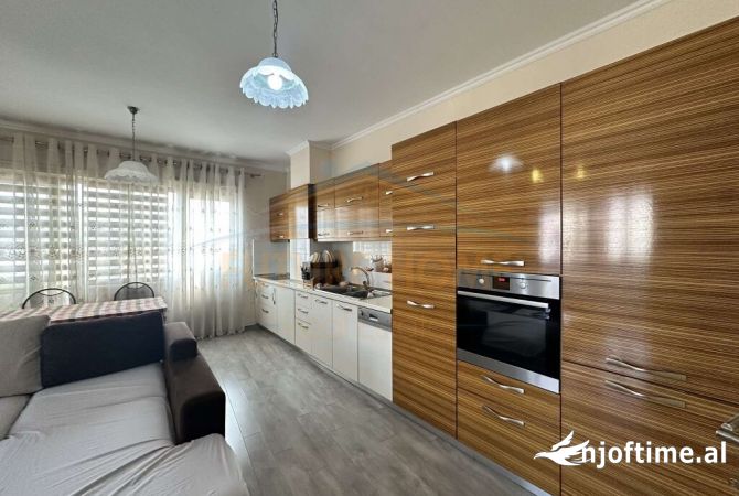 Shtepi me qera 2+1 ne Tirane - 450 Euro