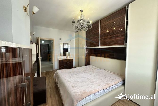 Shtepi me qera Apartament ne Tirane, 2+1, Mobilimi E mobiluar, Pagesa 450  Euro.