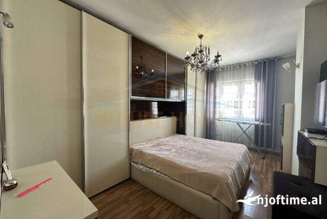 Shtepi me qera Apartament ne Tirane, 2+1, Mobilimi E mobiluar, Pagesa 450  Euro.