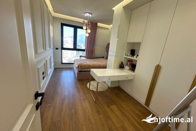 Shtepi ne shitje Apartament ne Tirane, 3+1, Mobilimi E mobiluar, Pagesa 350,000  Euro.