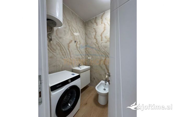 Shtepi ne shitje Apartament ne Tirane, 2+1, Mobilimi E mobiluar, Pagesa 162,000  Euro.