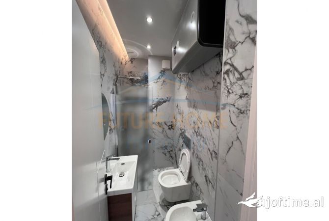 Shtepi me qera Apartament ne Tirane, 3+1, Mobilimi E mobiluar, Pagesa 850  Euro.