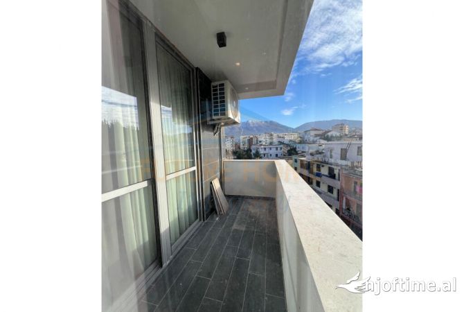 Shtepi me qera Apartament ne Tirane, 3+1, Mobilimi E mobiluar, Pagesa 850  Euro.