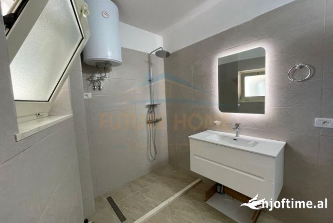 Shtepi ne shitje Apartament ne Tirane, 2+1, Mobilimi E mobiluar, Pagesa 185,000  Euro.