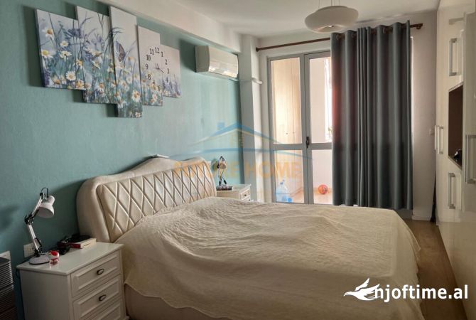 Shtepi ne shitje Apartament ne Tirane, 2+1, Mobilimi E mobiluar, Pagesa 149,000  Euro.