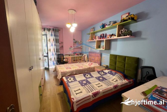 Shtepi ne shitje Apartament ne Tirane, 2+1, Mobilimi E mobiluar, Pagesa 149,000  Euro.