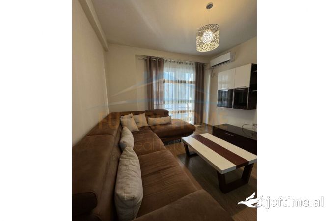 Shtepi me qera 2+1 ne Tirane - 600 Euro