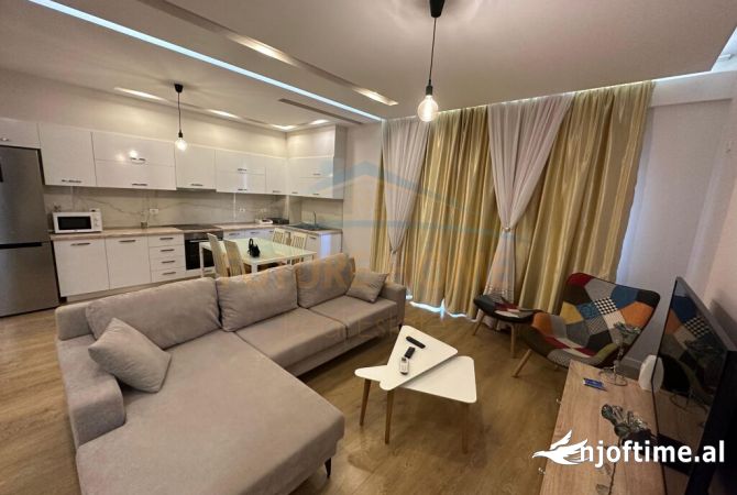 Shtepi ne shitje Apartament ne Tirane, 2+1, Mobilimi E mobiluar, Pagesa 220,000  Euro.